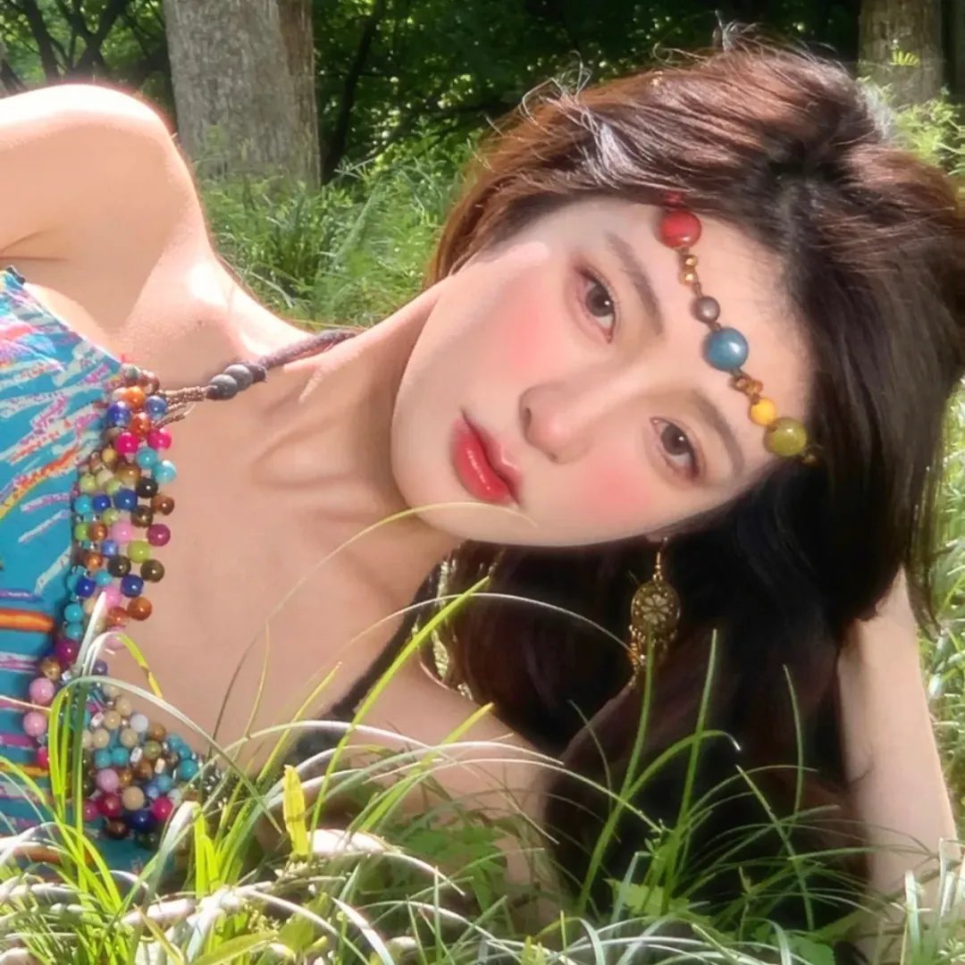 鬓边不是牡丹红